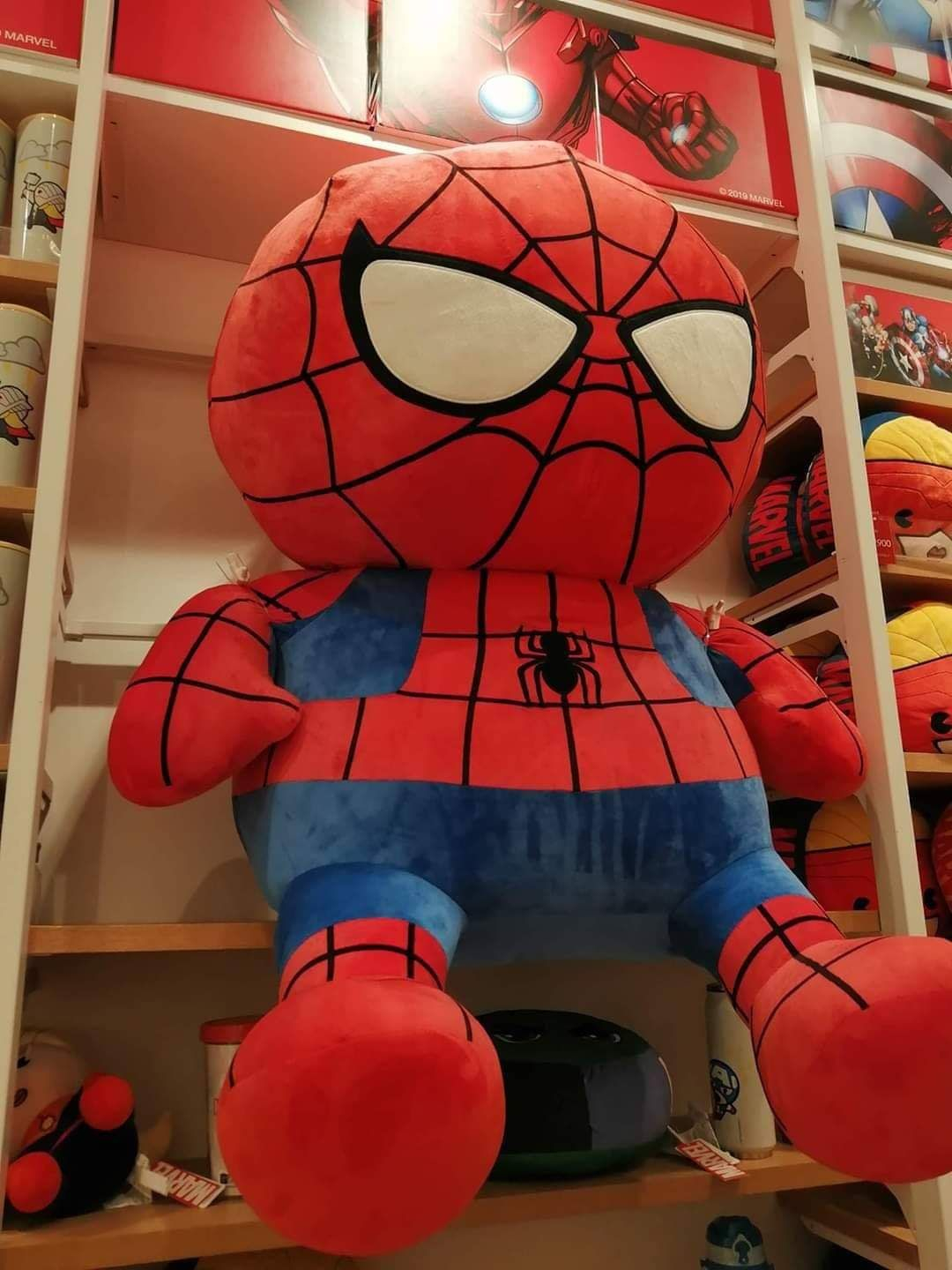 peluche spiderman gigante