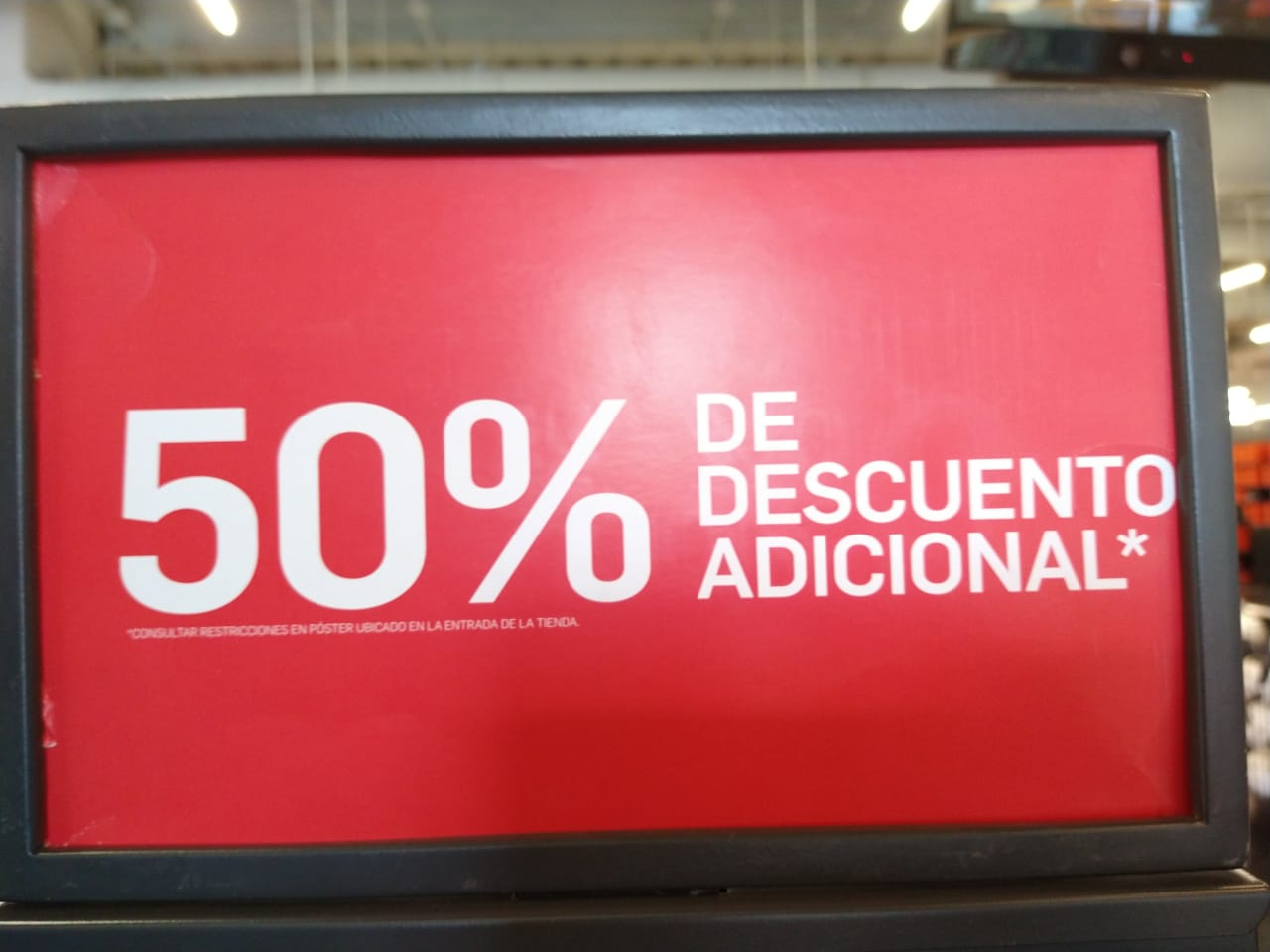 Nike Factory (Aeropuerto) - 50% de descuento en toda la tienda comprando en  par - promodescuentos.com