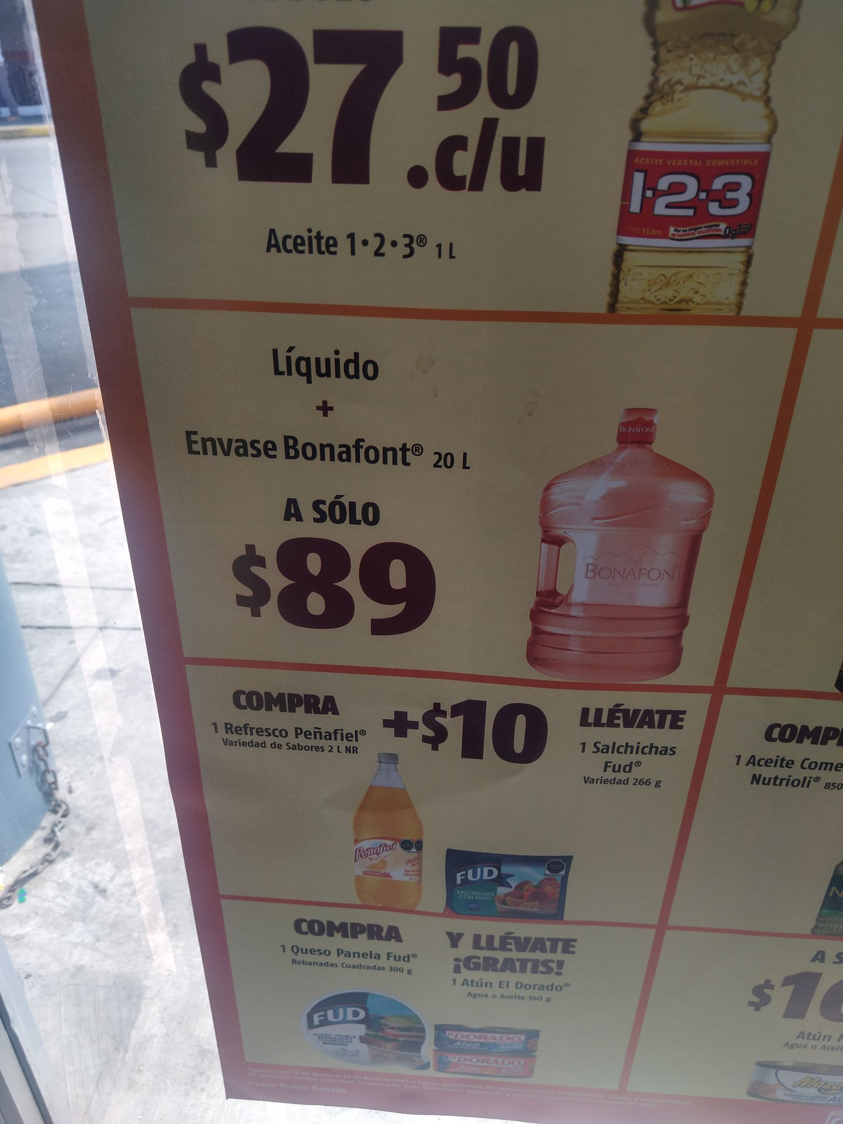 Oxxo: garrafón más agua por 89 pesos.