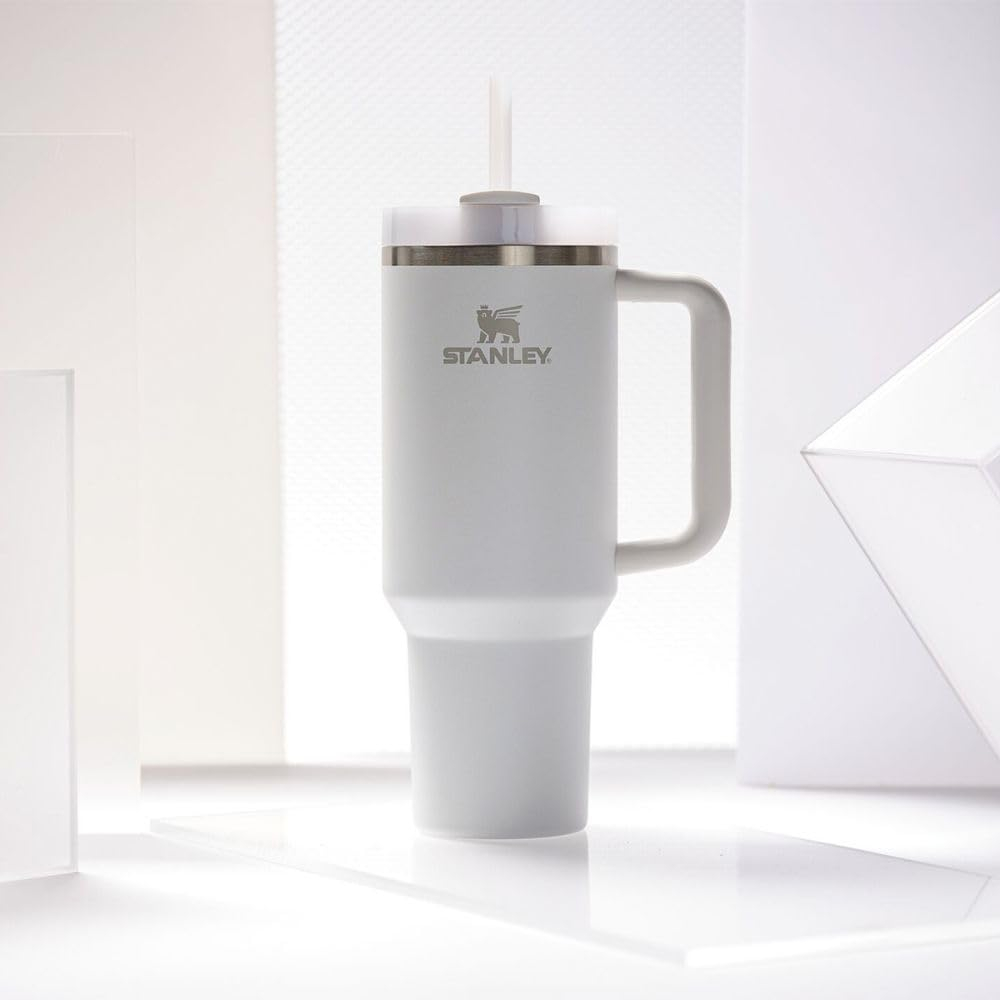 AMAZON: Stanley Termo Quencher Frost 1.18L