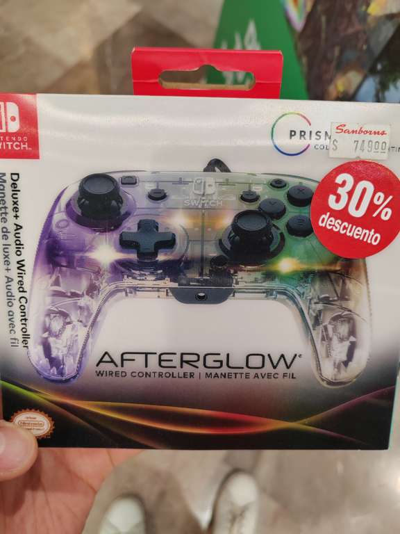 Sanborns: Control Dualsense PS5 ($850), Control Nintendo Switch Afterglow Prismatic RGB ($524)