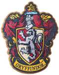 Amazon: Simplicity Parche para planchar con emblema de casa de Harry Potter Gryffindor, 3.5 x 4.35 pulgadas- envío gratis prime