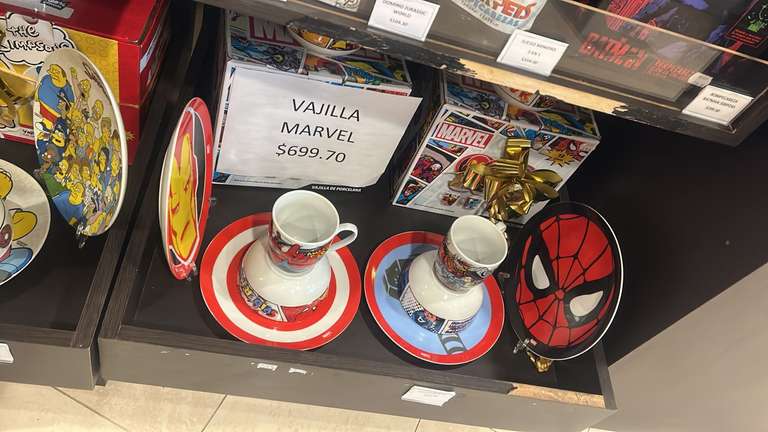 Vips: Vajilla de Porcelana Avengers para 4 Personas