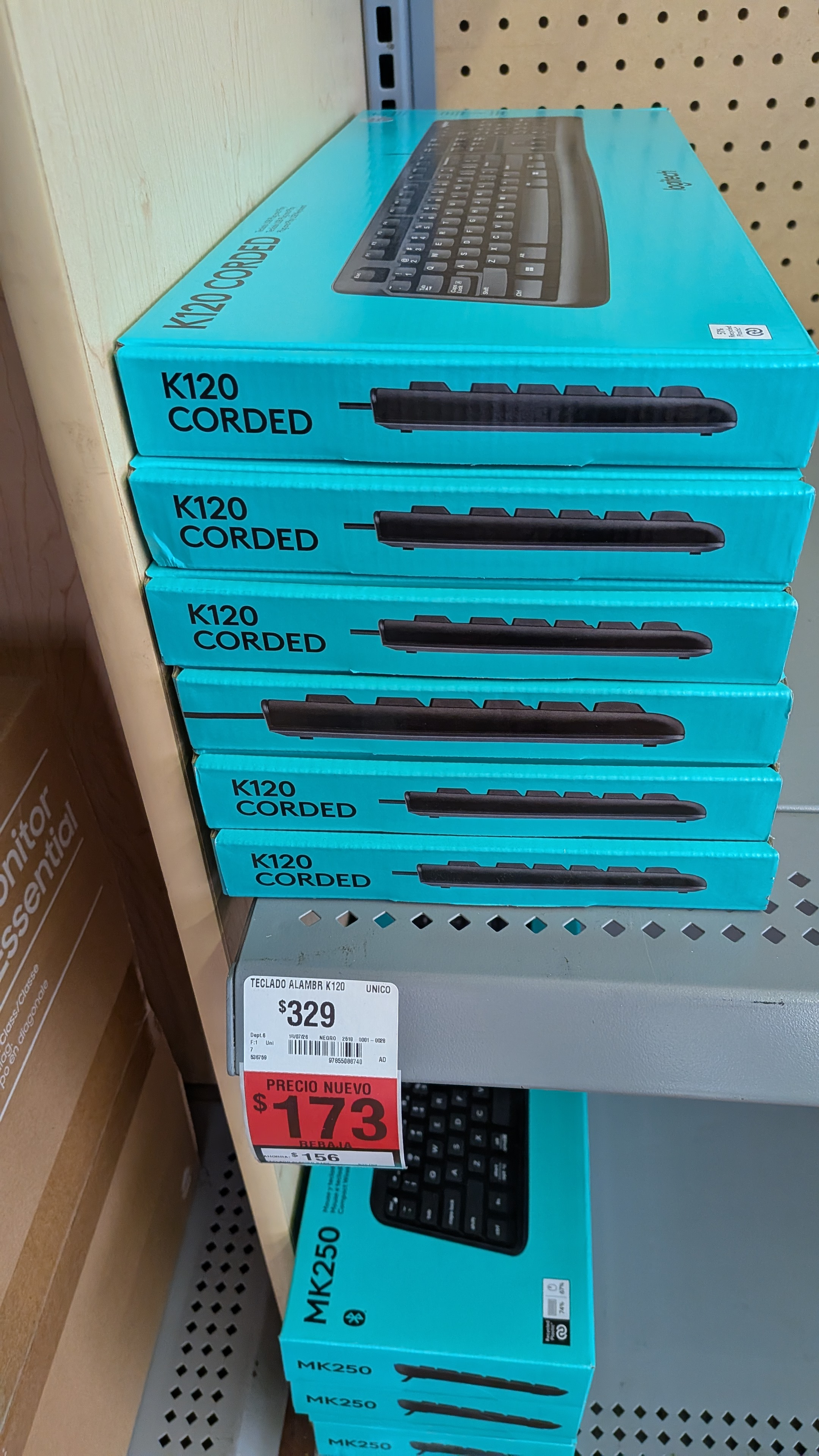 Walmart- Teclado Logitech K120