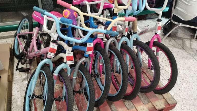 Bodega Aurrera: Bicicletas en liquidacion - Cuernavaca