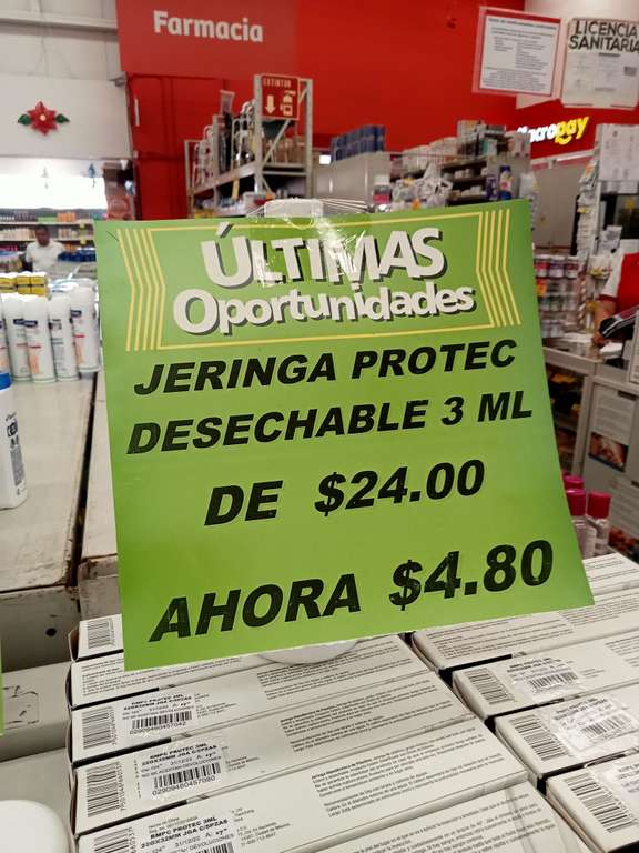 Soriana: Minipingüinos Navidad (8 pzs) al 2x1 | Jeringa protect desechable 3 ml a $4.8