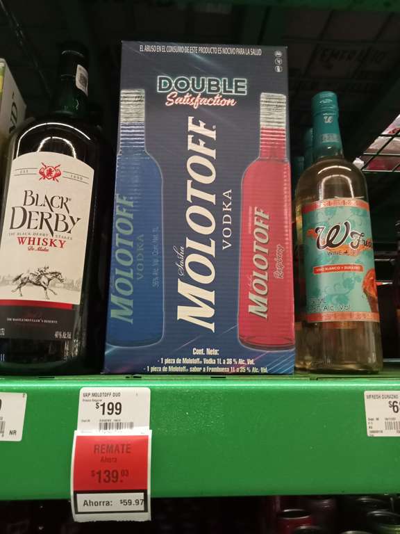 Bodega Aurrerá: Vodka Molotoff en liquidación