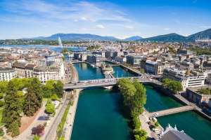 SkyScanner: Vuelo a suiza ida y vuelta (Para viajar entre Nov - Feb)