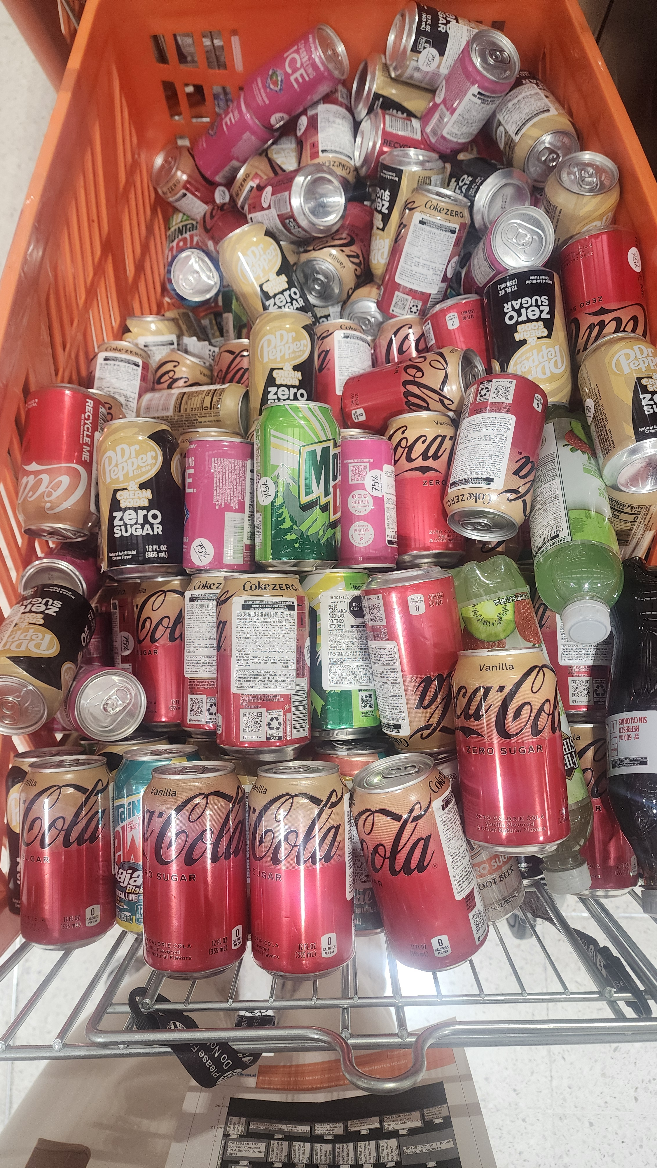 Chedraui: Varios refrescos de lata en liquidación