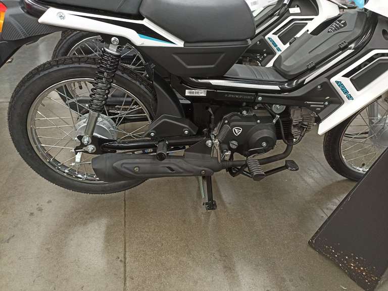 Bodega Aurrera: Motocicleta Italika At110 LT blanco 2024 ($3198 de cashback pagando con Cashi