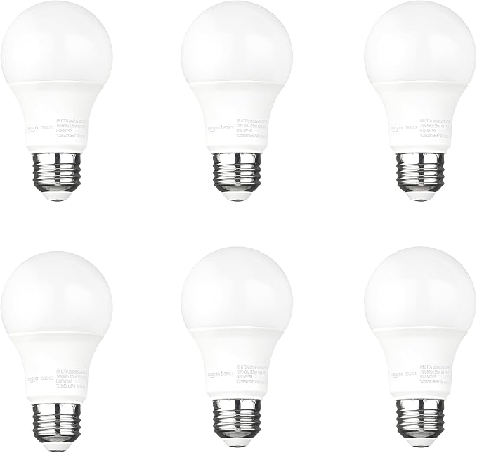 Amazon Basics - 6 Focos LED con sensor de atardecer a amanecer, 60 W, eficiencia energética 9 W, blanco suave 2700 K, base E26, 10 000 horas
