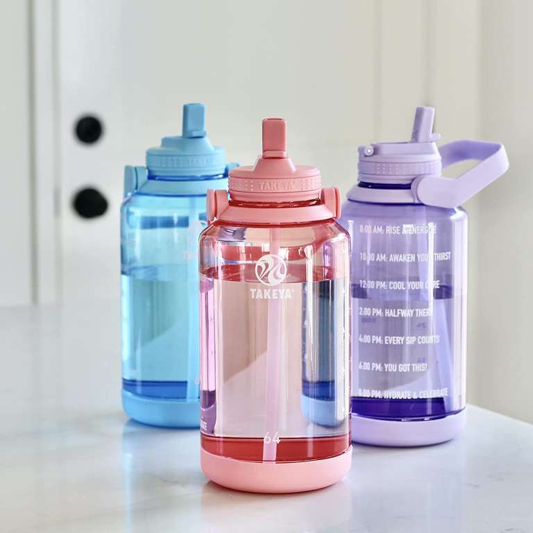 Amazon: TAKEYA Botella de agua con tapa de popote, plástico Tritan sin BPA, 64 onzas (1.8 litros)