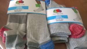 Walmart: calcetines  frut of the loom a $30.02