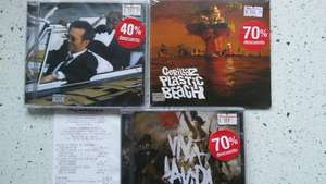 Sanborns CDs: Coldplay, "Viva La Vida" ; Gorillaz, "Plastic Beach".