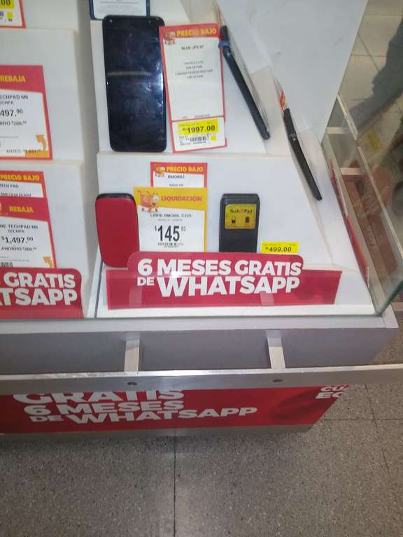 Walmart: Celular básico......