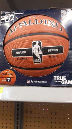 Walmart: Spalding Basquetbol Balón Silver Serie Composite Indoor/Outdoor, Size 7