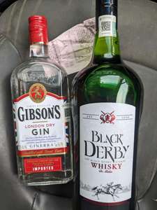 Bodega Aurrera: Ginebra Gibsons y whisky Black Derby - Slp