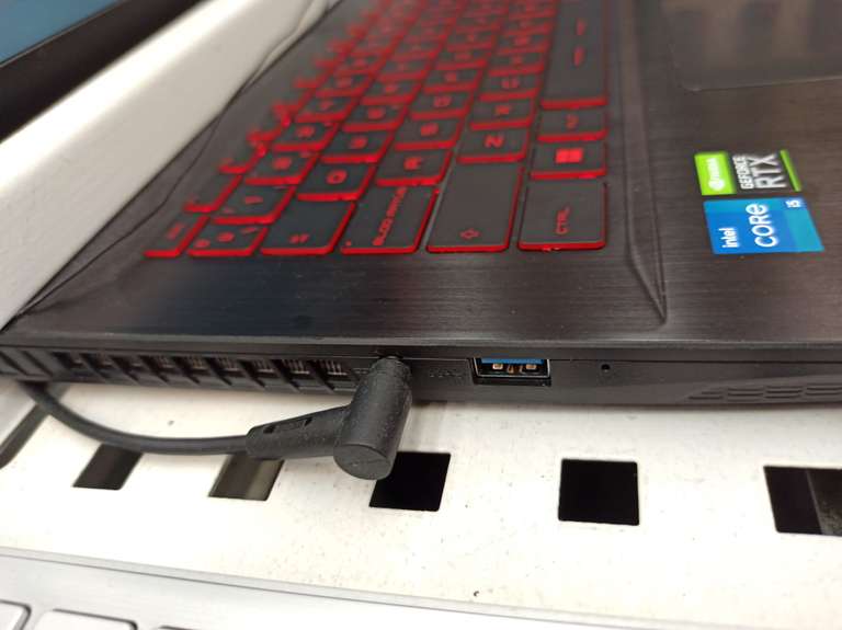 Bodega Aurrera: Laptop MSI gf63 thin 11uc