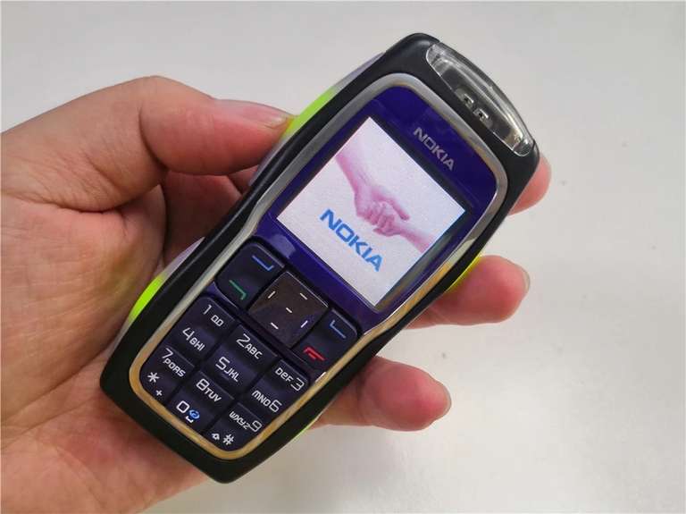 Aliexpress: Celular Nokia 3220 con lucesitas