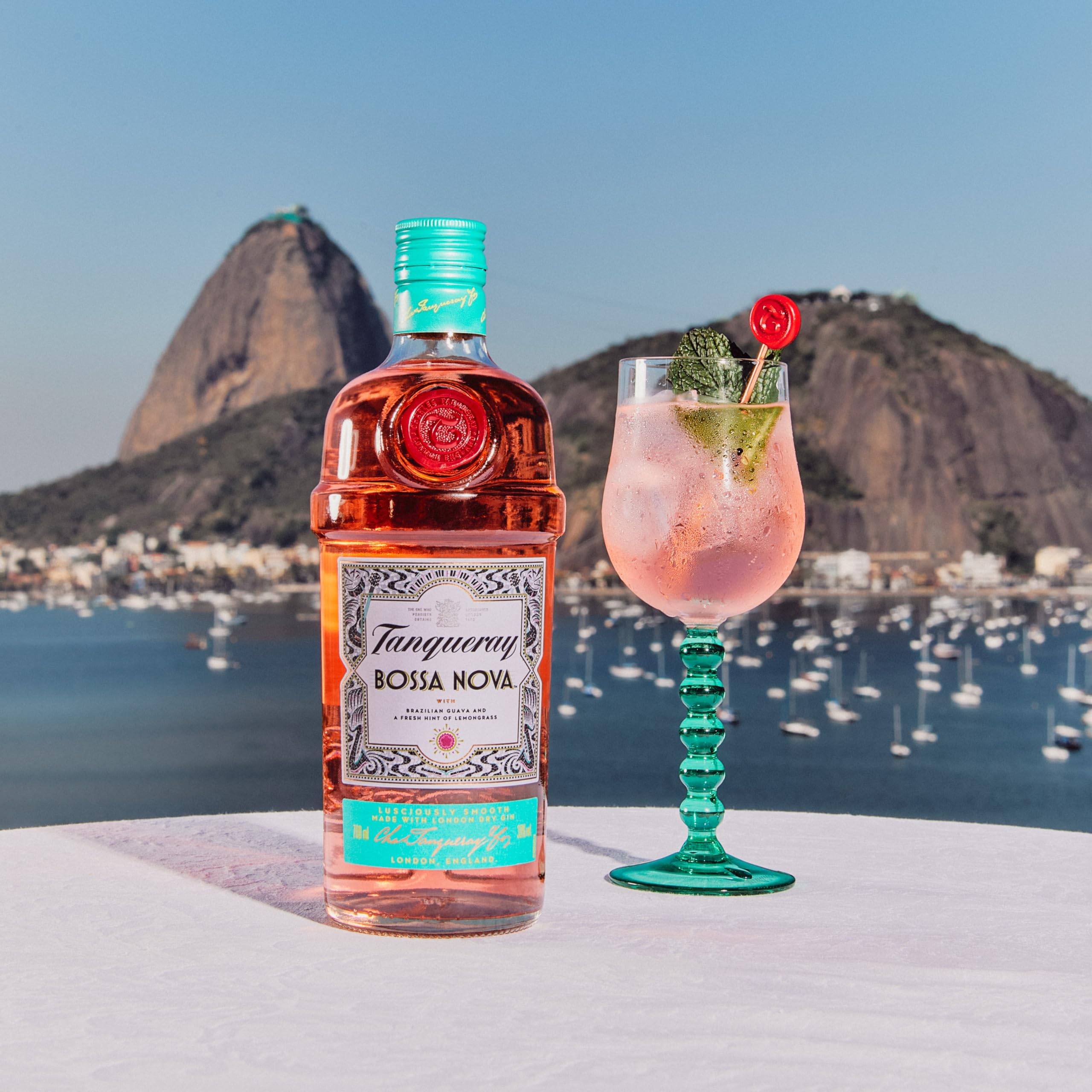 AMAZON: Tanqueray Bossa Nova Ginebra 700 ml Guayaba Lemongrass