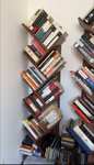 Amazon: Librero Organizador con Estantes Diagonales 150cm de alto