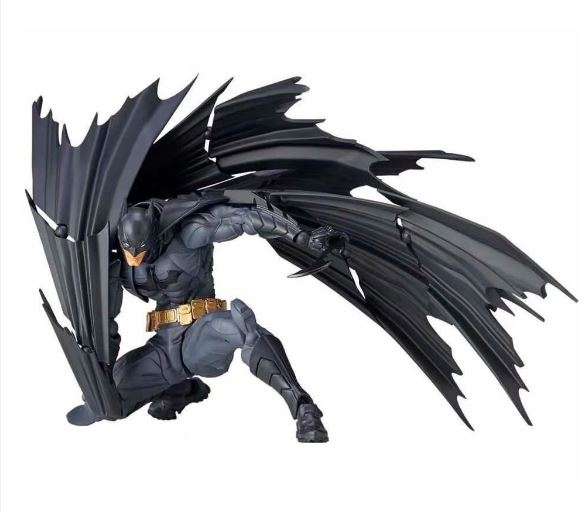 Shopee: Figura De Batman REVOLTECH