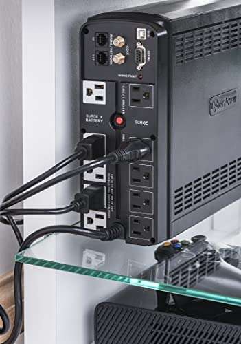 Amazon: CyberPower UPS CST135XLU, No break 1350VA/810W Mini Torre, Pantalla LCD con puertos USB de carga, Regulador AVR
