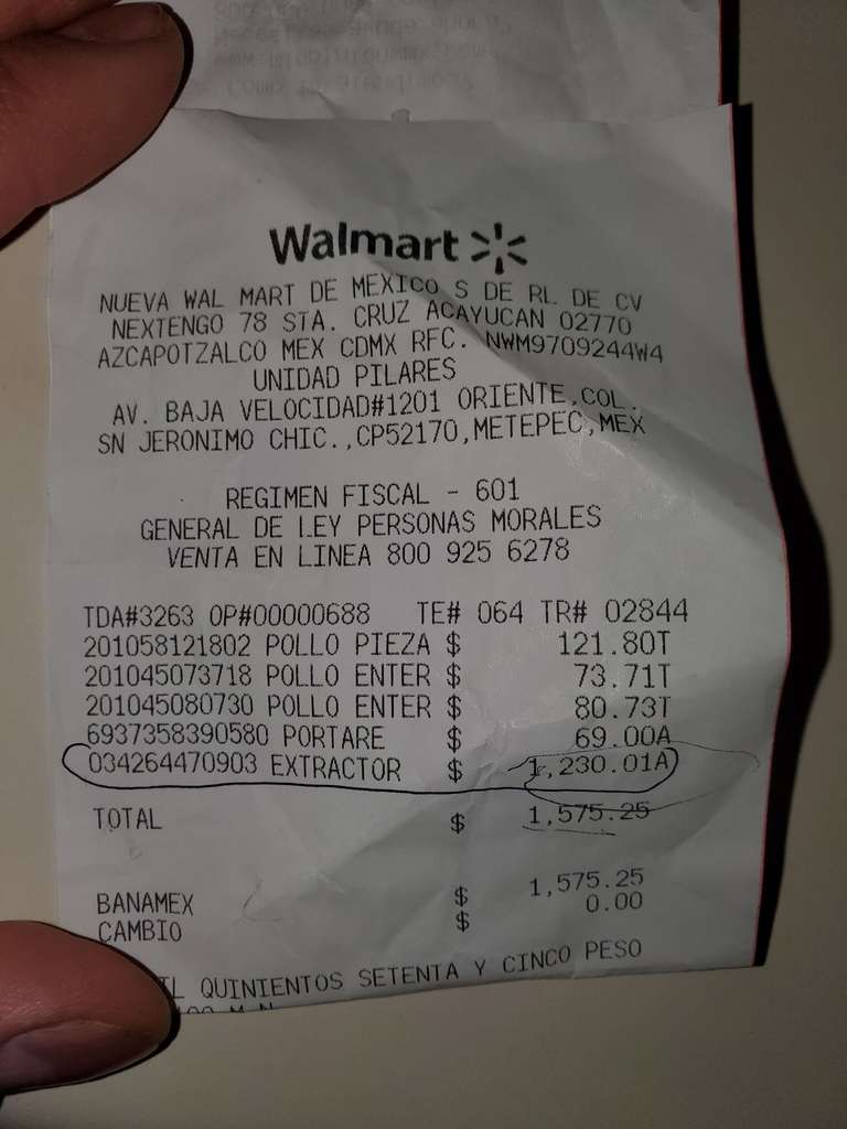 Walmart : Extractor de jugos oster 900w a $1,230.01
