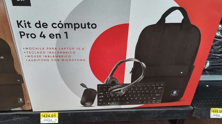 Walmart 15 de Mayo Puebla: Kit de mochila, teclado, mouse y audífonos